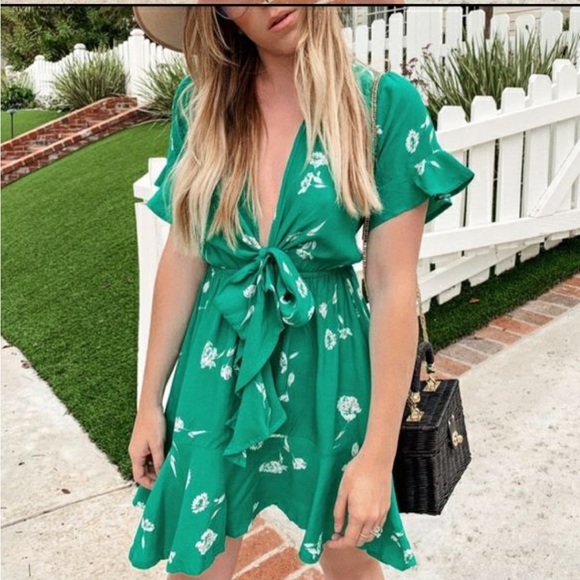Dresses & Skirts - Kivari tie front mini dress